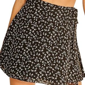 FOREVER21 floral wrap mini skirt black